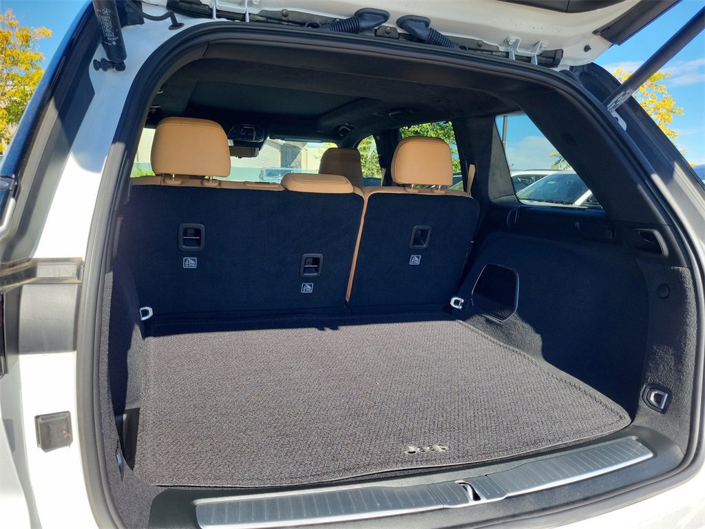 New 2025 Jeep Grand Cherokee Summit image 25