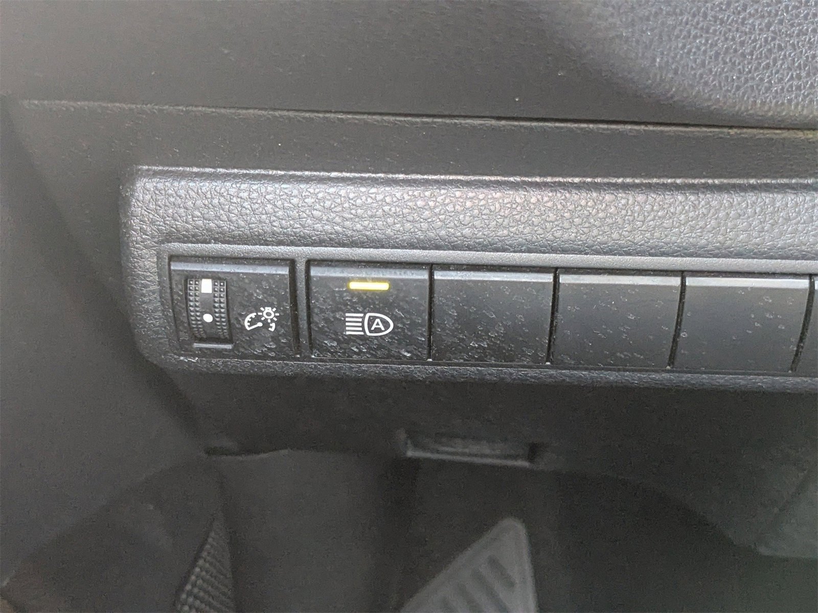 Used 2024 Toyota Corolla LE image 25