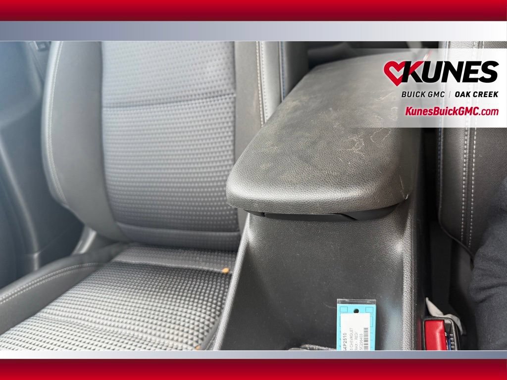 Used 2025 Chevrolet Trax LT FWD image 21