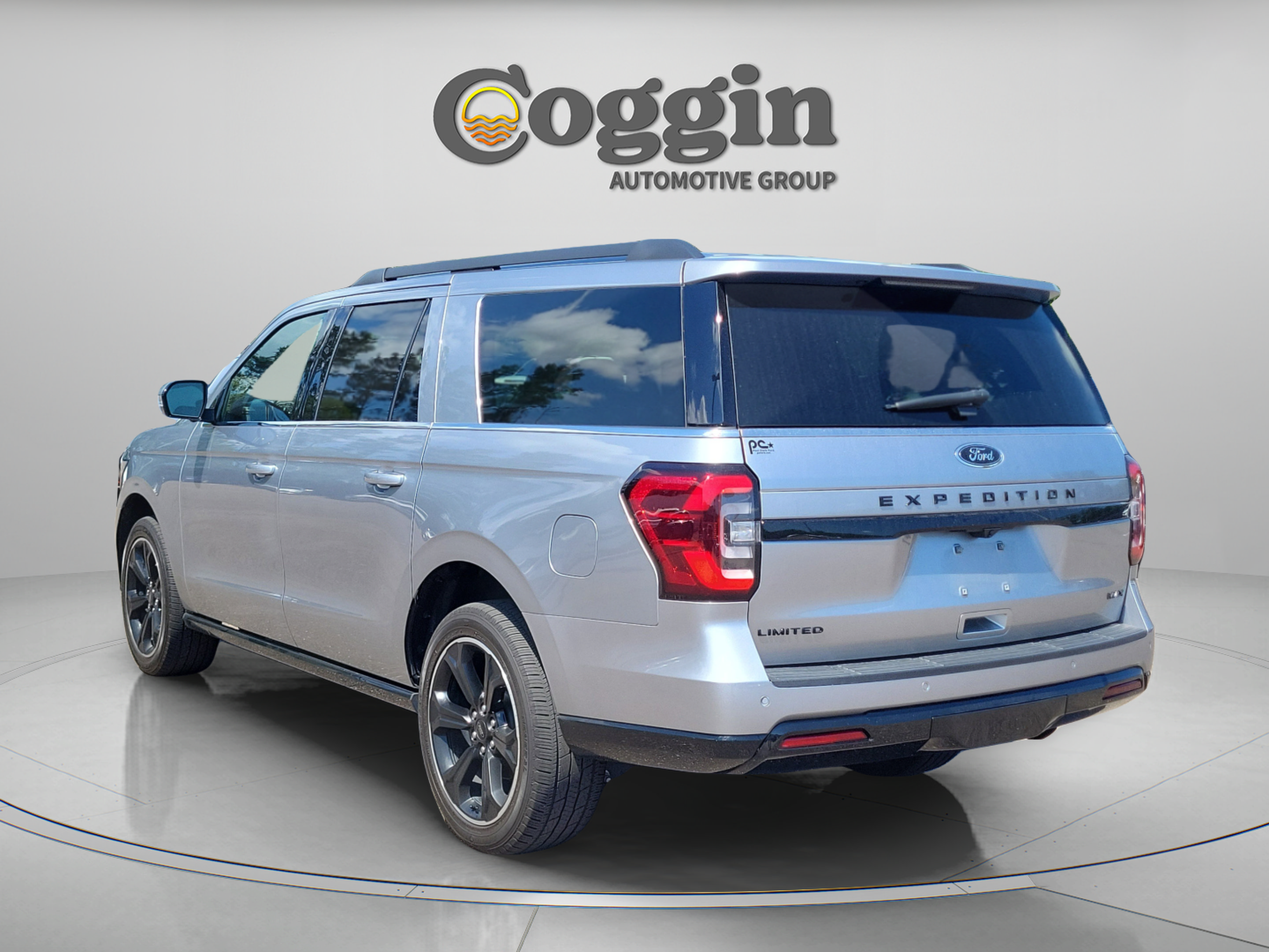 Used 2024 Ford Expedition Max Limited RWD image 3