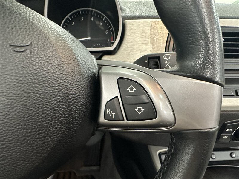 Used 2005 BMW Z4 3.0i RWD image 29