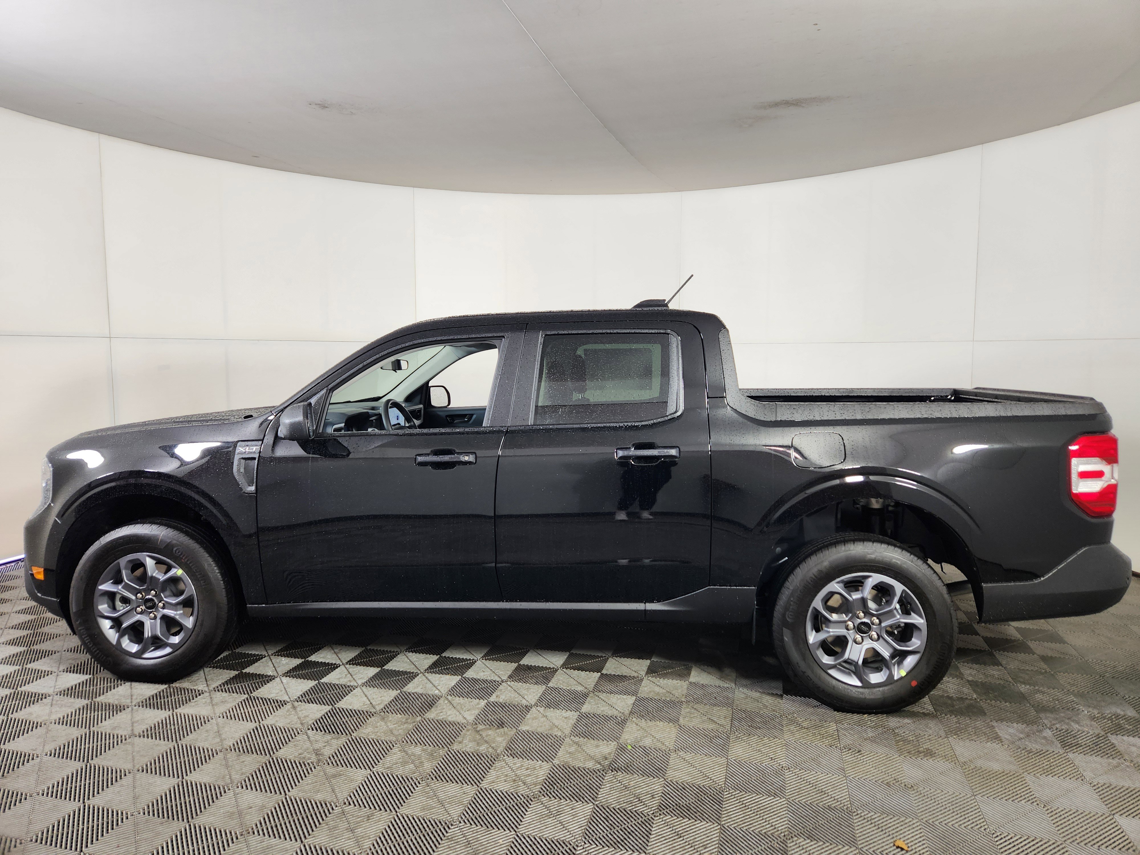 New 2026 Ford Maverick XLT w/ Equipment Group 301A AWD/4WD image 4
