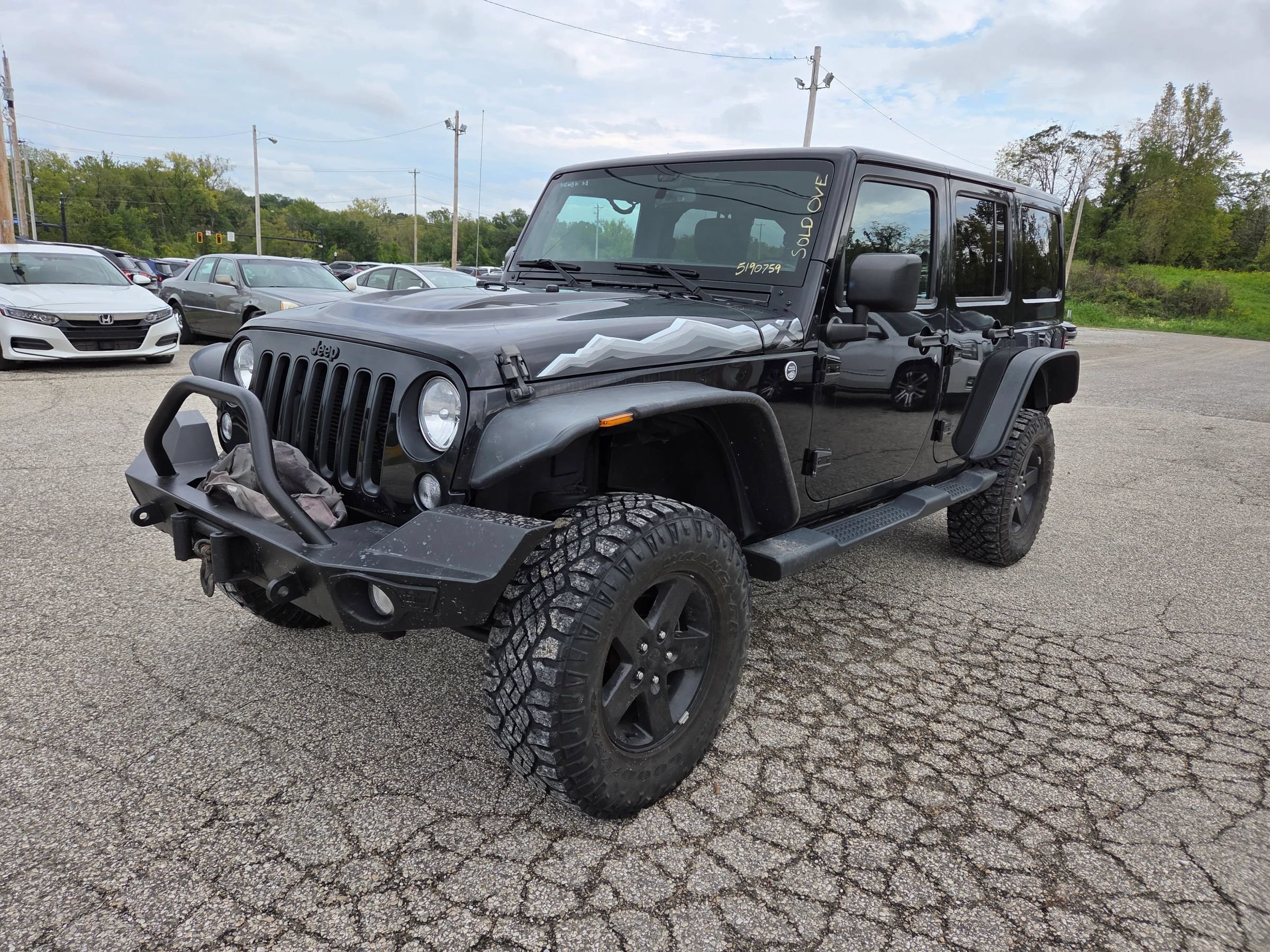 Used 2015 Jeep Wrangler Unlimited Sahara w/ Quick Order Package 24X AWD/4WD image 2