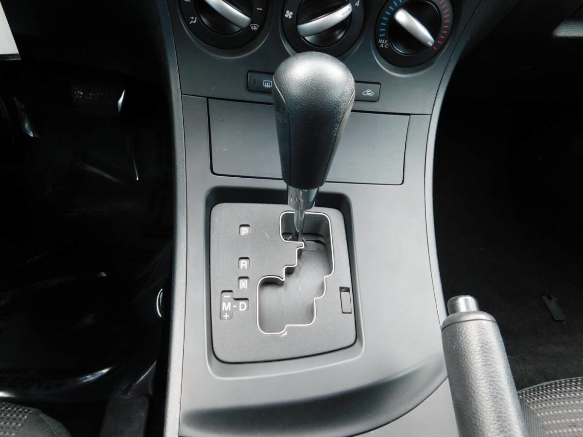 Used 2013 MAZDA MAZDA3 i SV image 13