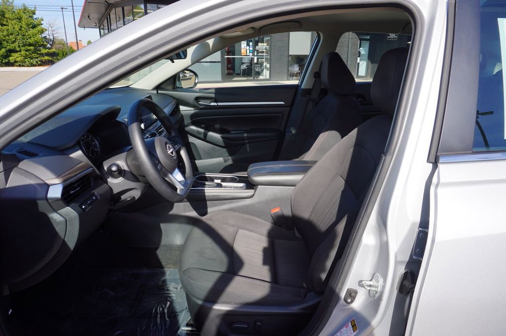 Used 2023 Nissan Altima 2.5 SV image 23