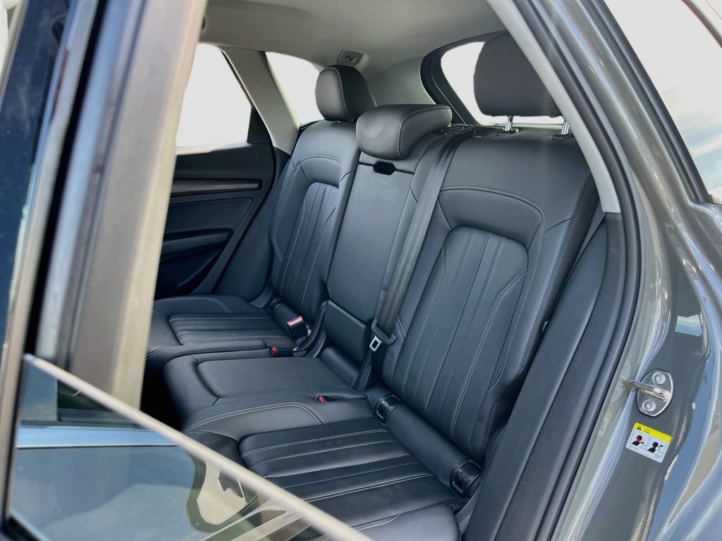 Used 2023 Audi Q5 2.0T Premium w/ Convenience Package AWD/4WD image 23