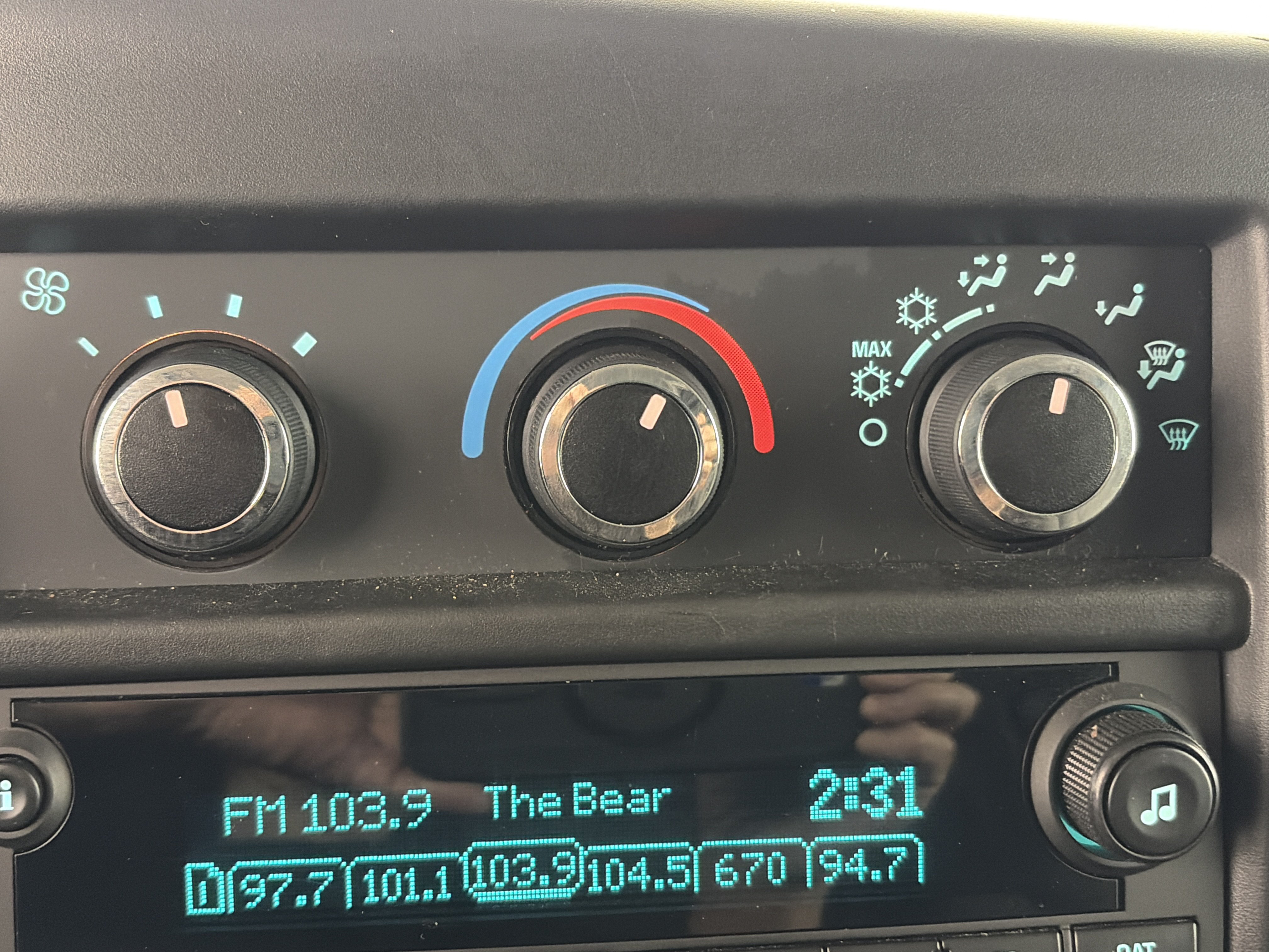 Used 2021 Chevrolet Express 2500 w/ Driver Convenience Package RWD image 17