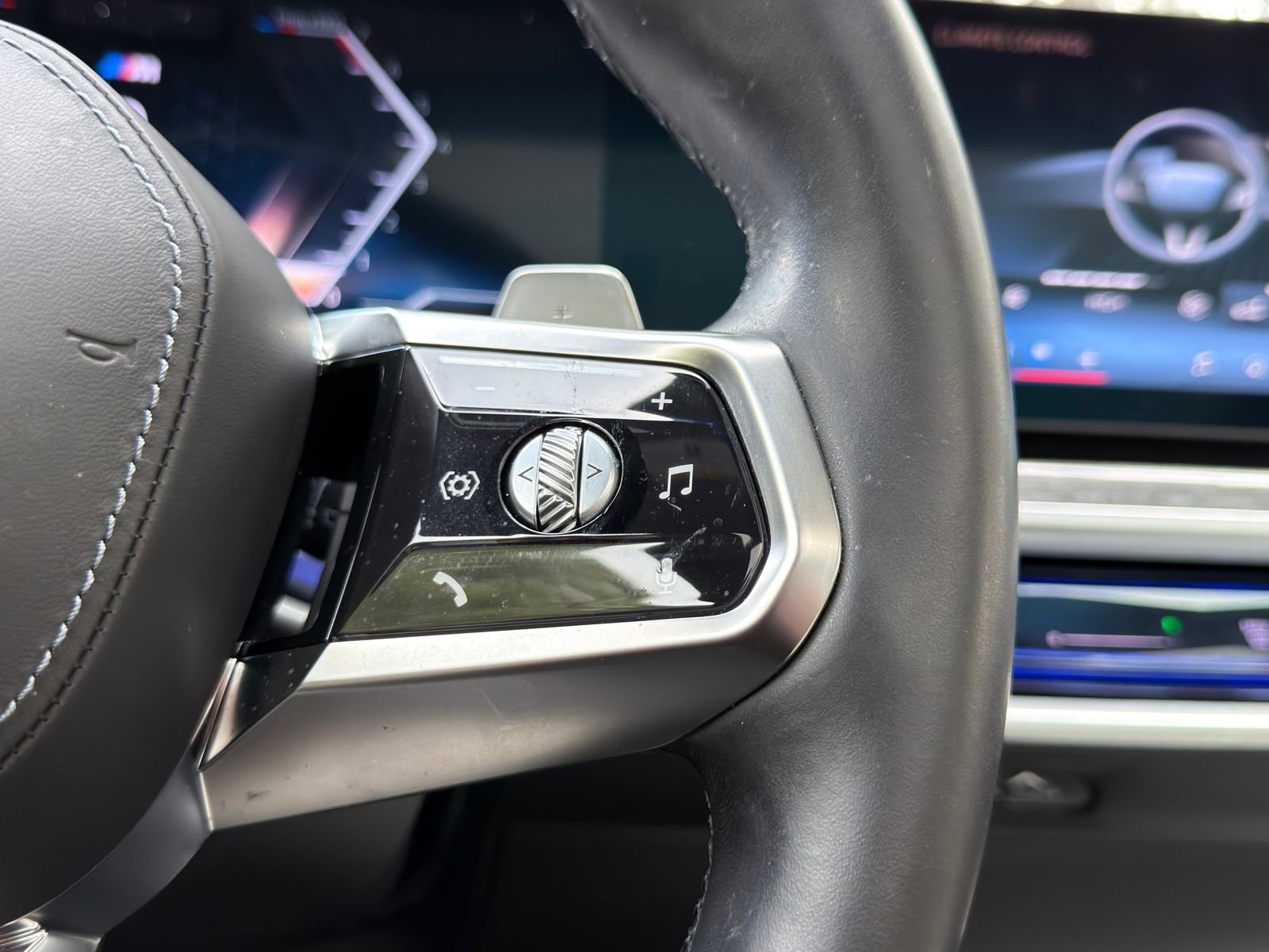 Certified 2024 BMW 760i xDrive w/ Executive Package image 23