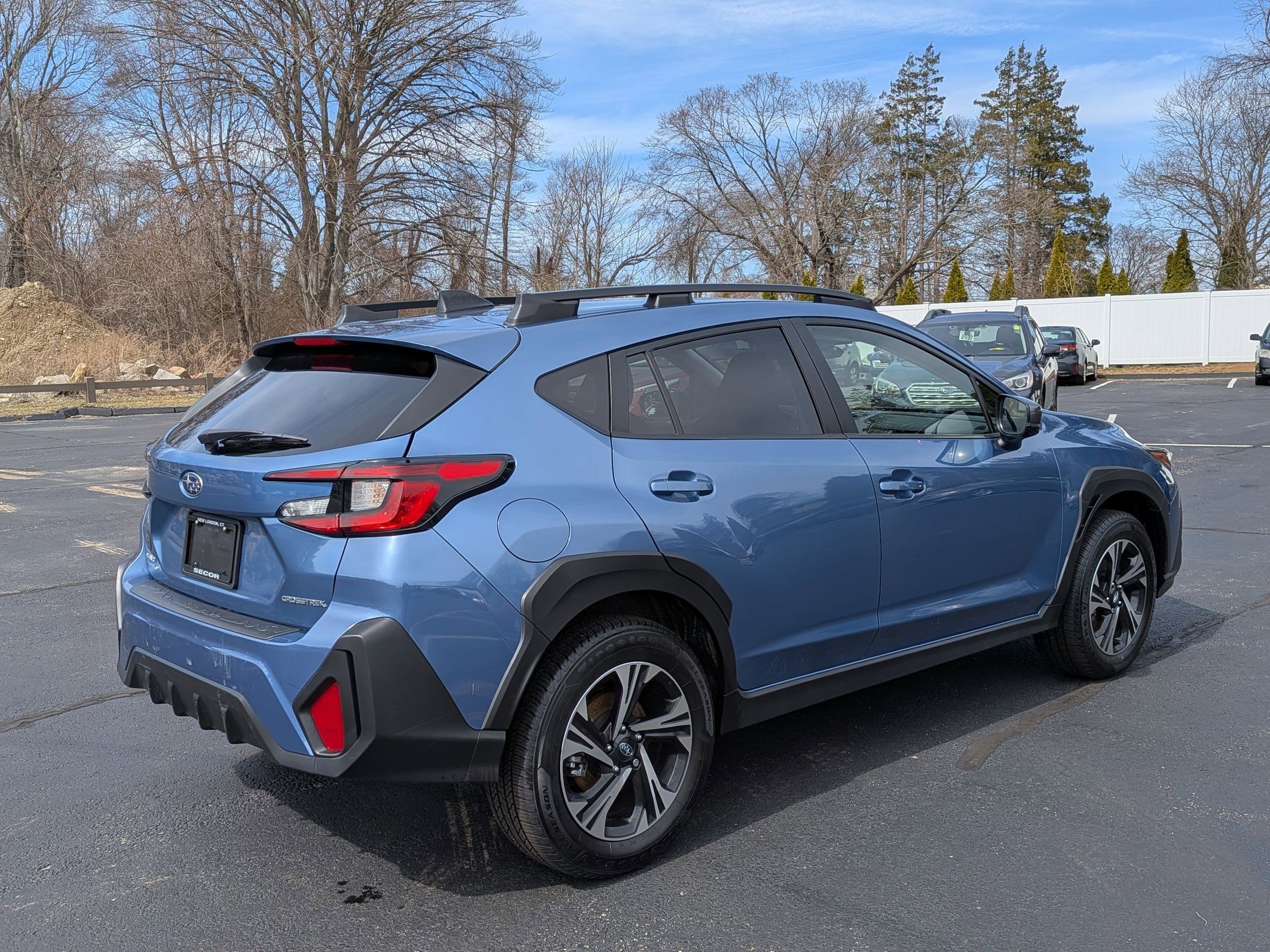 Used 2024 Subaru Crosstrek 2.0i Premium image 4