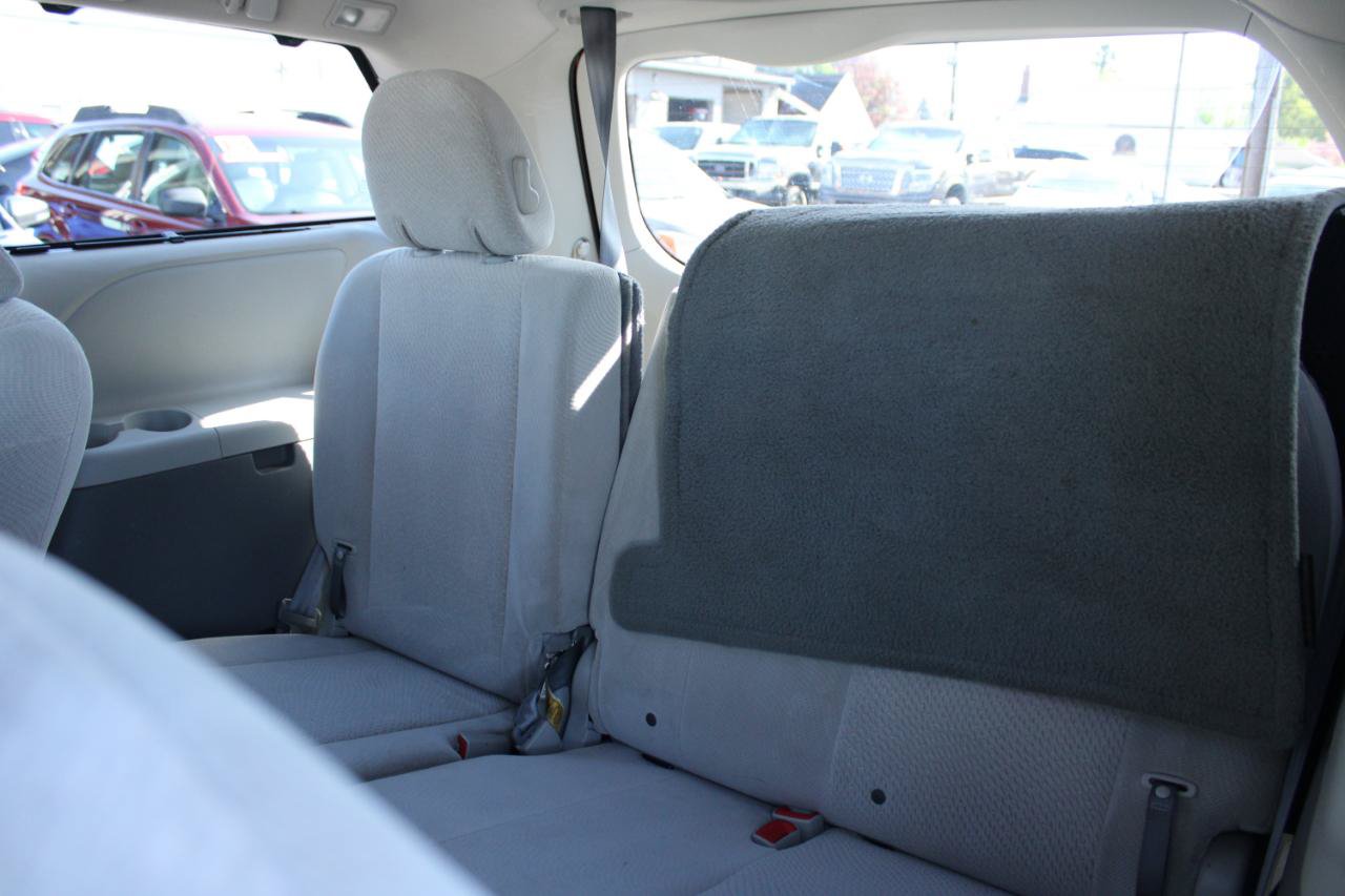 Used 2011 Toyota Sienna LE FWD image 14