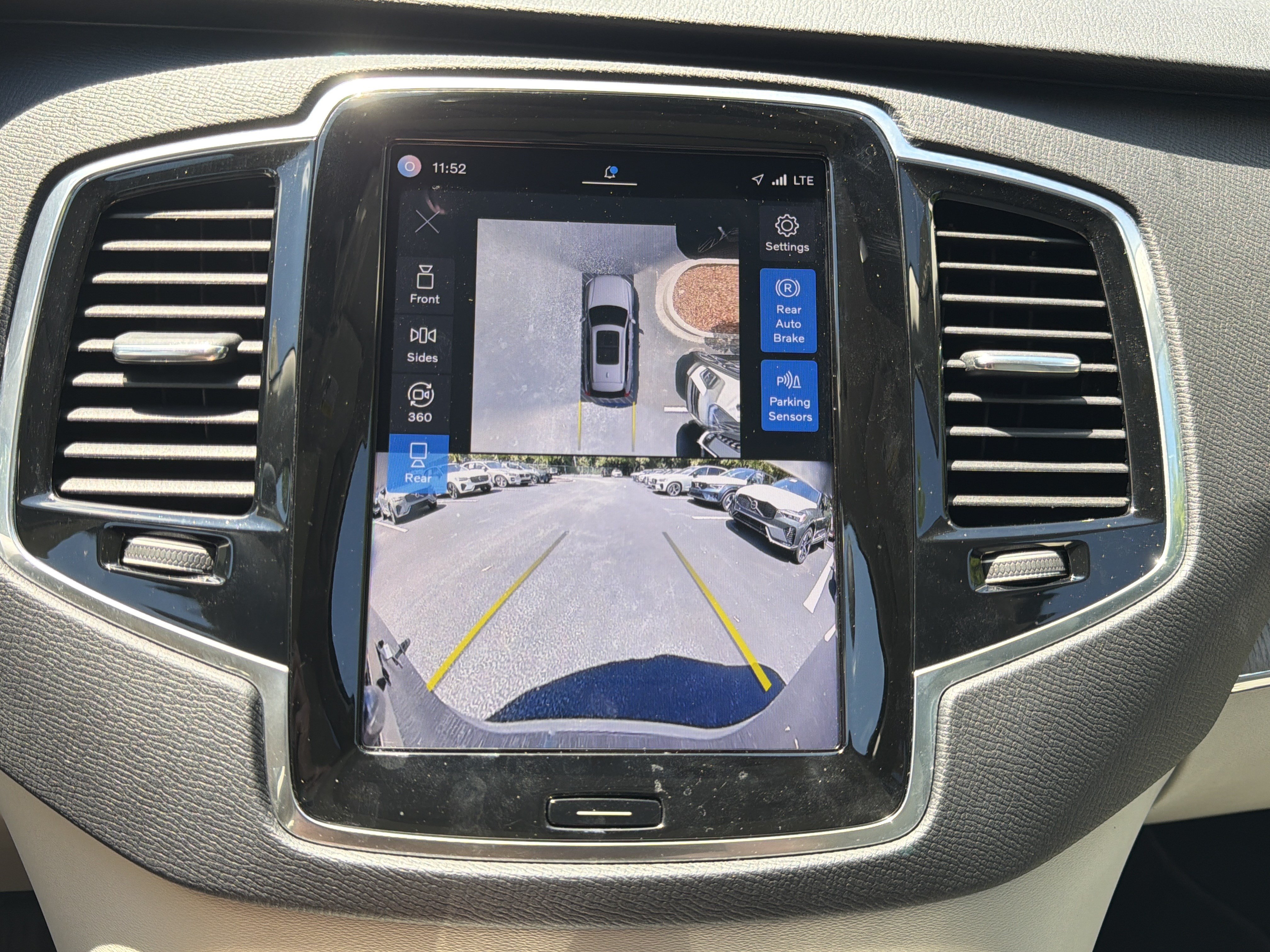 Certified 2025 Volvo XC90 B5 Plus w/ Protection Package Premier AWD/4WD image 25