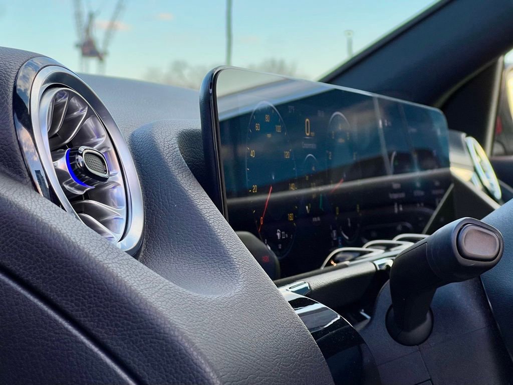 Certified 2022 Mercedes-Benz GLA 250 4MATIC image 21