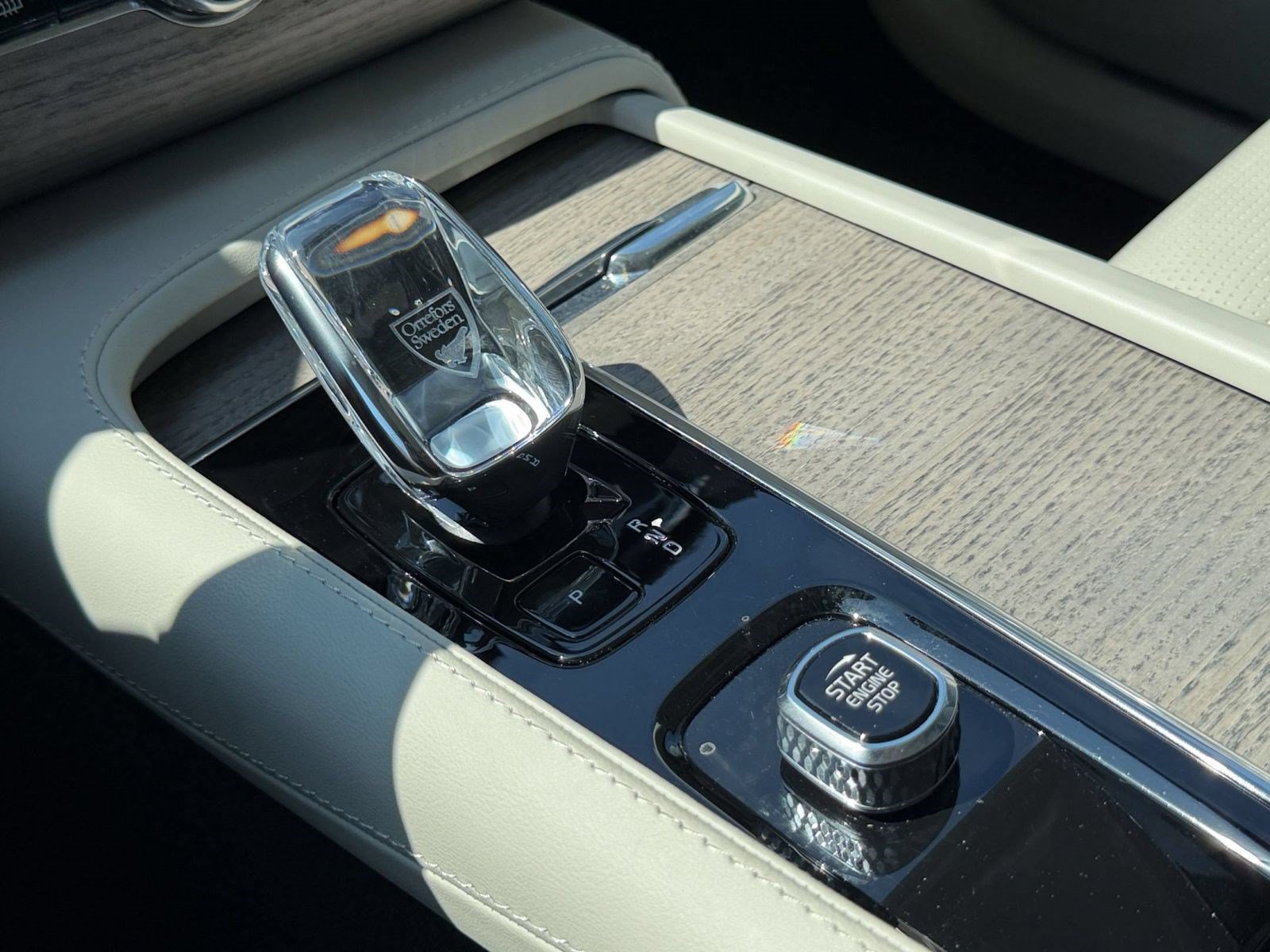 Certified 2024 Volvo XC90 B6 Ultimate AWD/4WD image 17