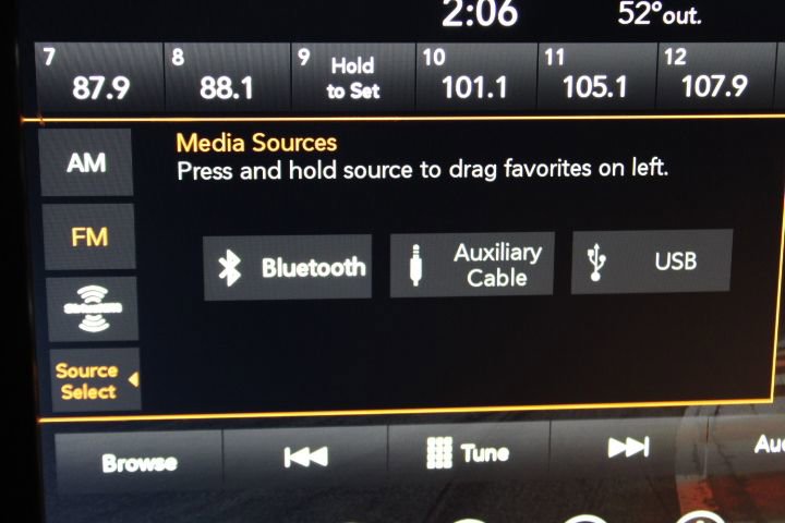 Used 2023 Jeep Renegade Latitude image 39