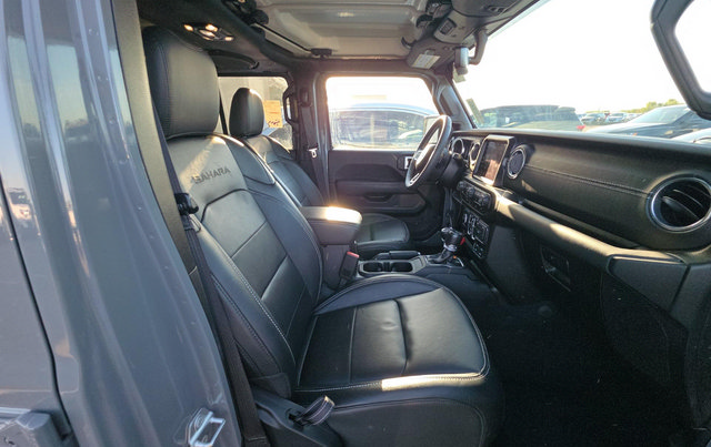 Used 2023 Jeep Wrangler Unlimited Sahara w/ Cold Weather Group AWD/4WD image 6