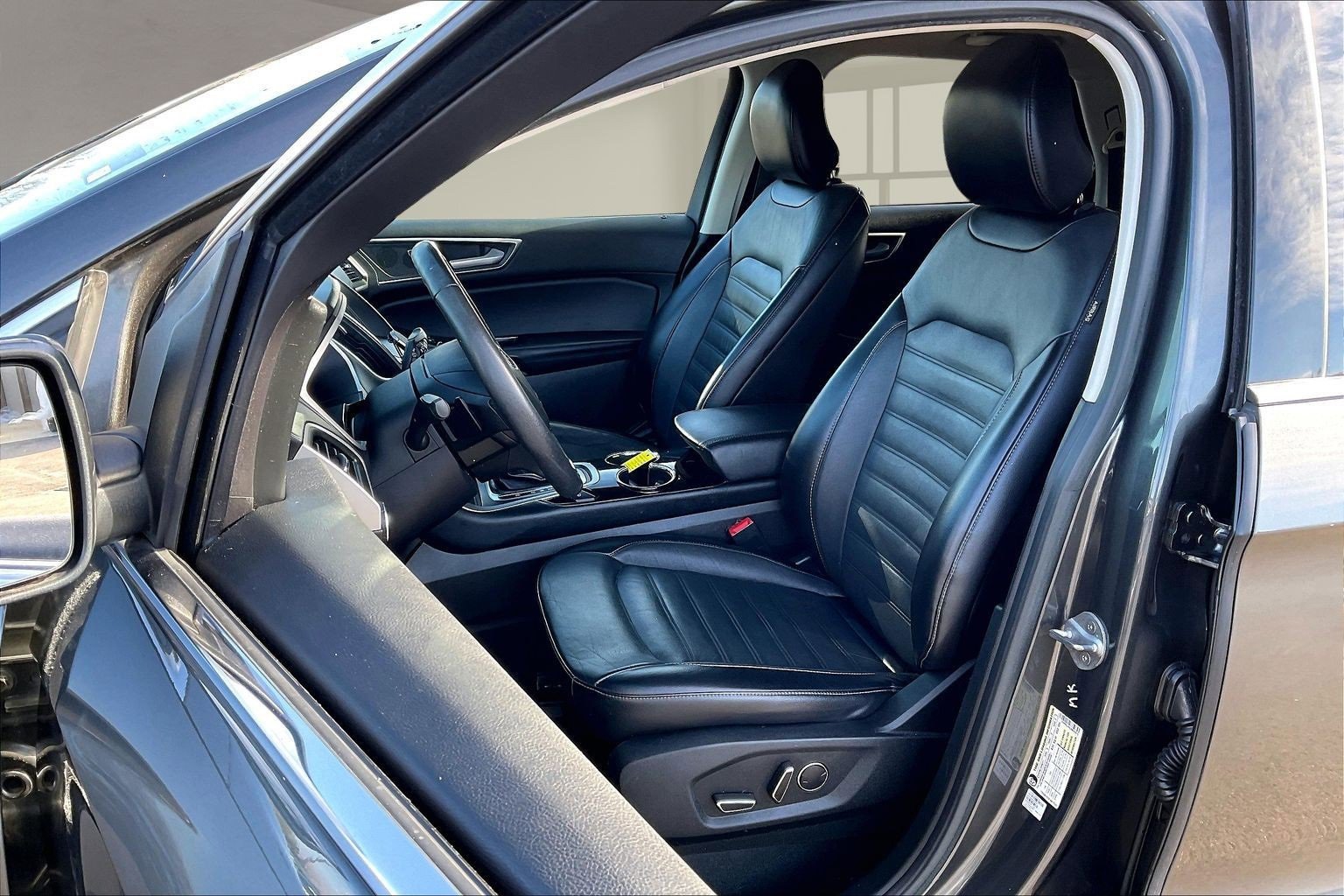 Used 2018 Ford Edge SEL w/ Equipment Group 201A image 21