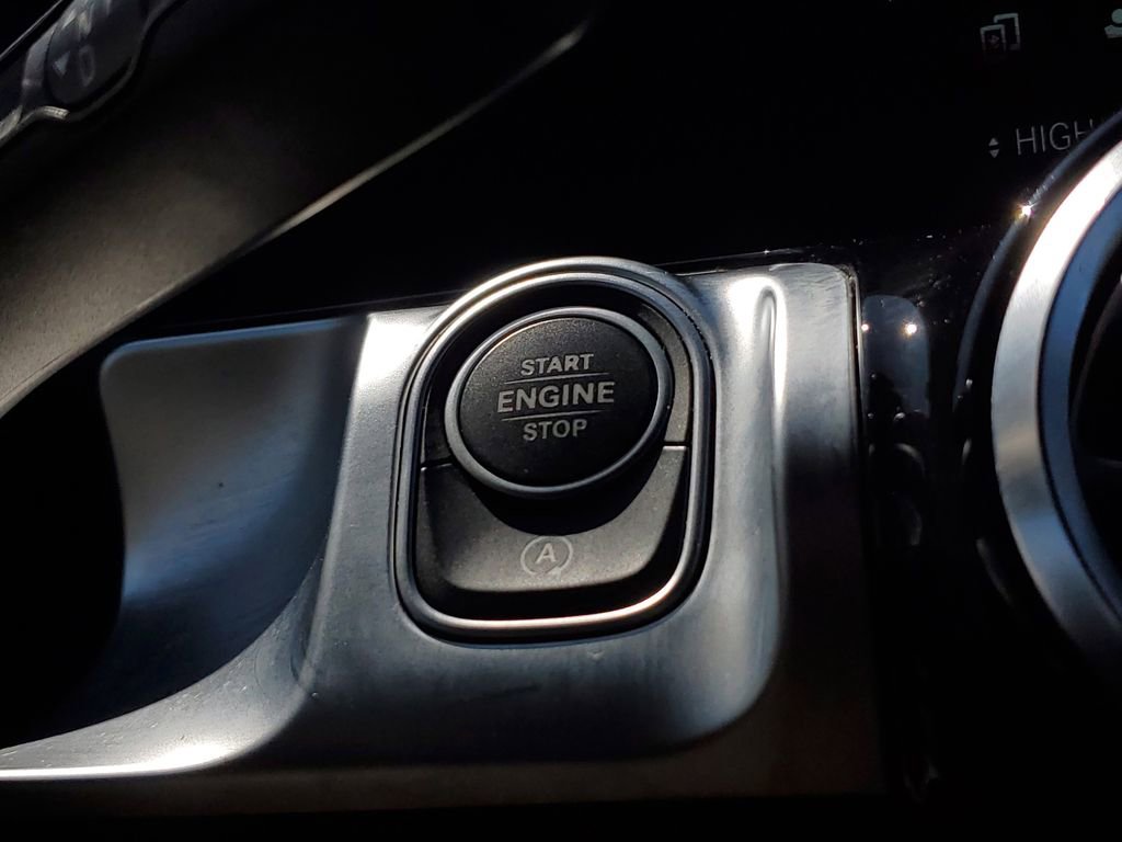 Used 2022 Mercedes-Benz GLB 250 4MATIC w/ Premium Package Lite image 31