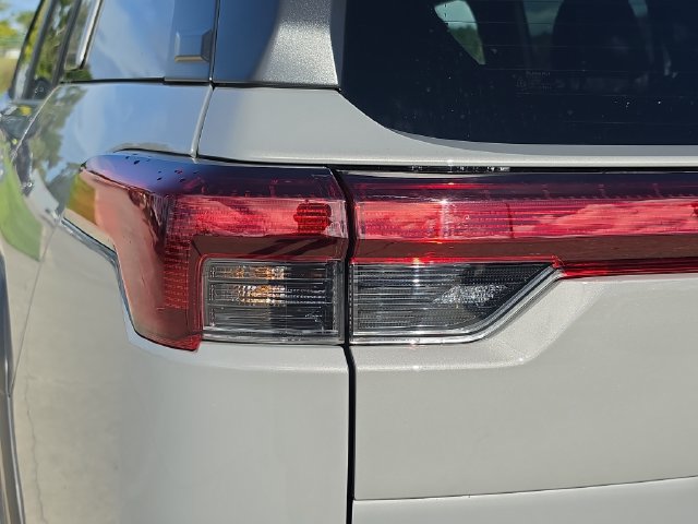 Certified 2026 Subaru Outback Touring AWD/4WD image 7