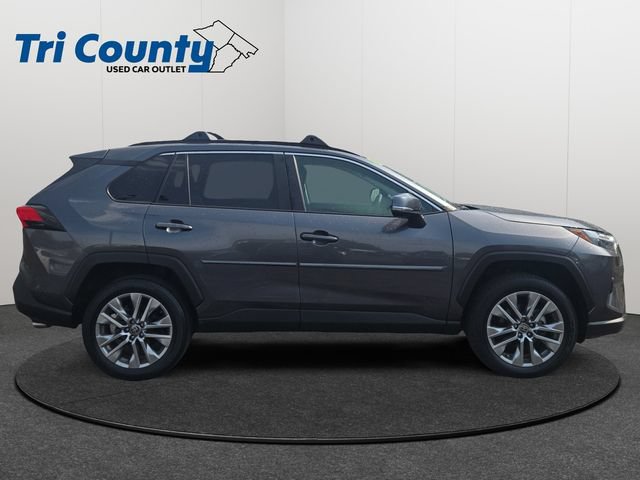 Used 2023 Toyota RAV4 XLE Premium AWD/4WD image 9