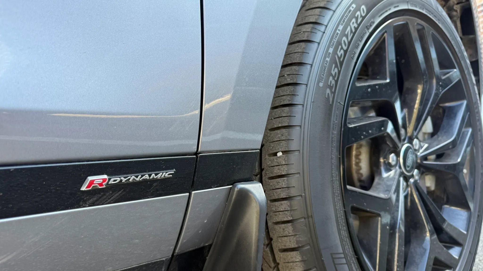 Used 2020 Land Rover Range Rover Evoque R-Dynamic SE image 36