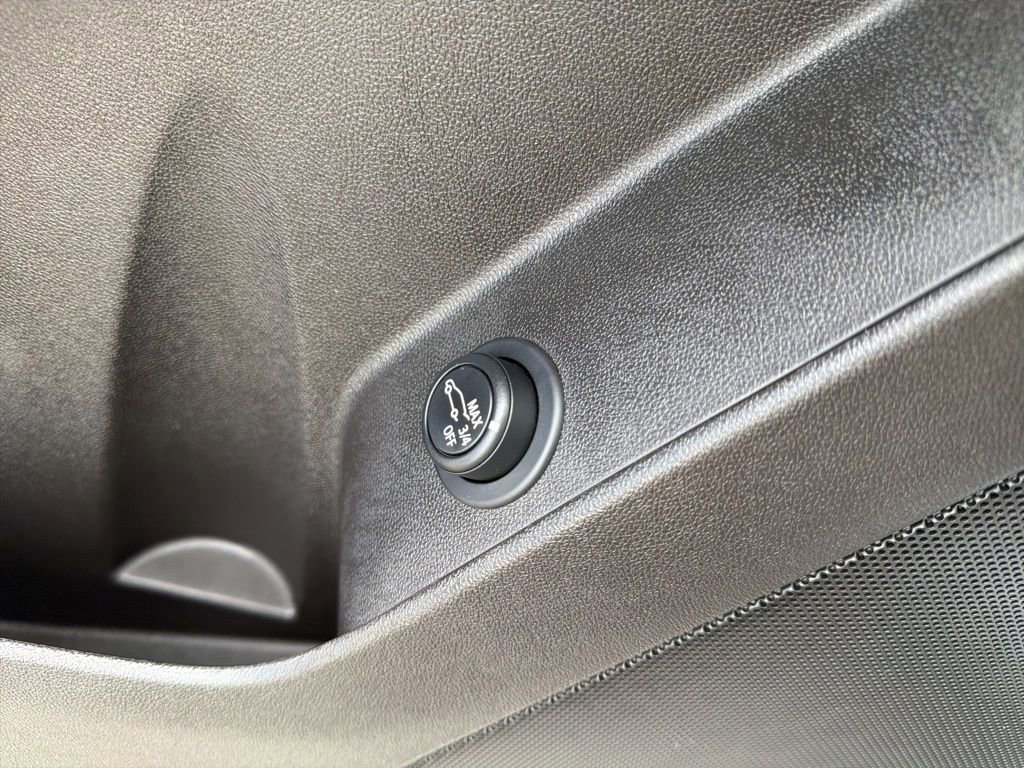 Certified 2024 Chevrolet Equinox LT w/ LPO, Floor Liner Package image 36