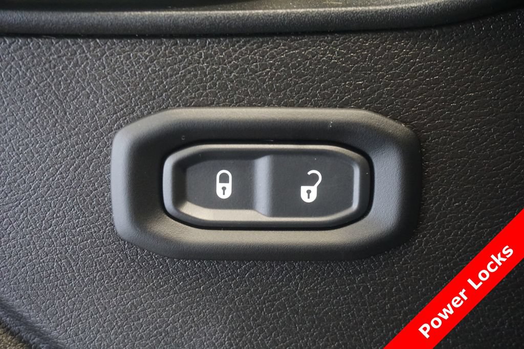 Used 2024 Jeep Wrangler Unlimited AWD/4WD image 7
