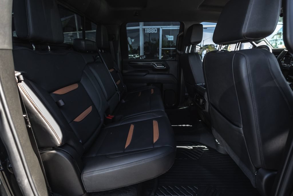 Used 2025 GMC Sierra 3500 AT4 w/ Technology Package AWD/4WD image 30