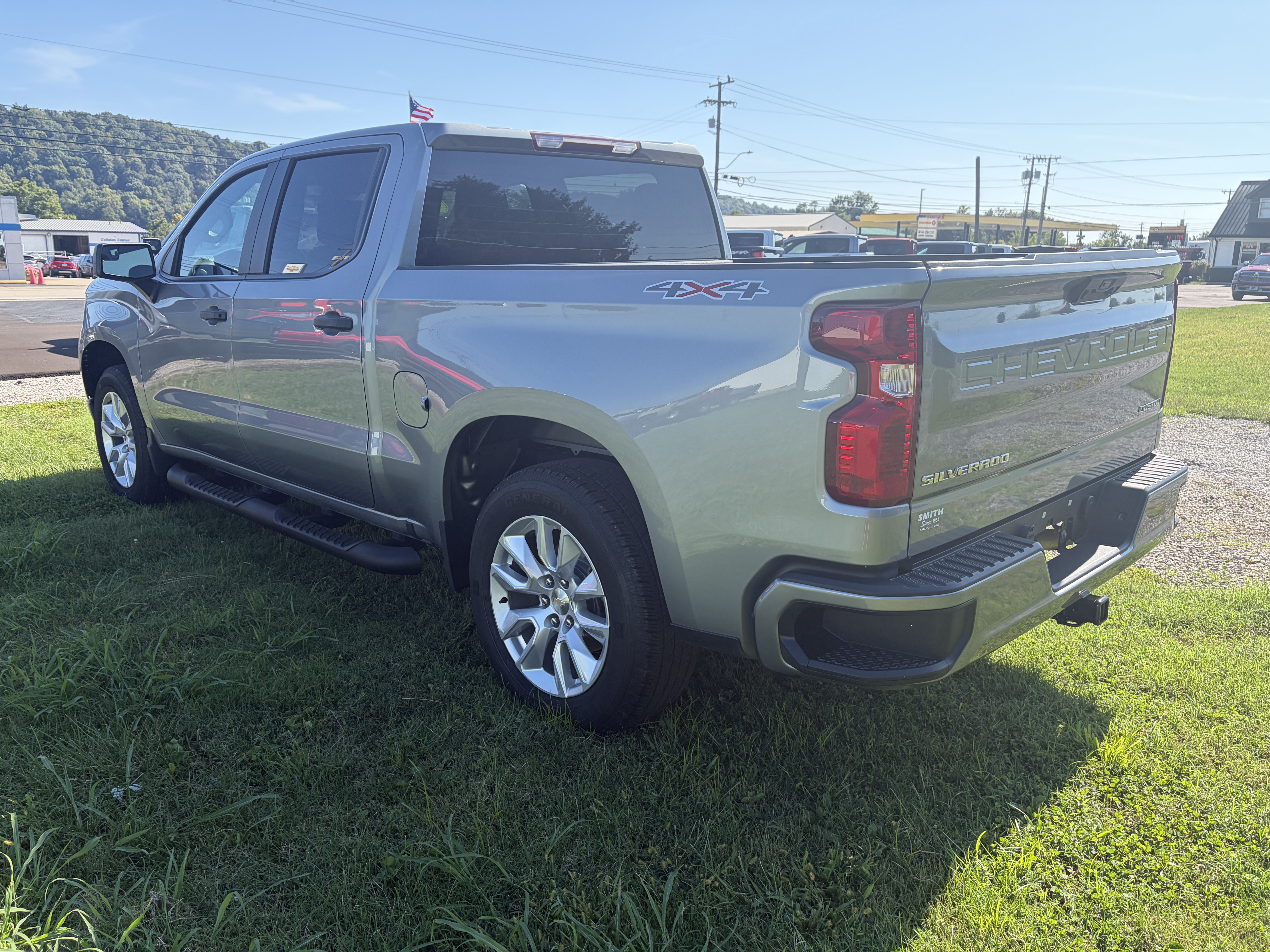 Used 2024 Chevrolet Silverado 1500 Custom AWD/4WD image 3