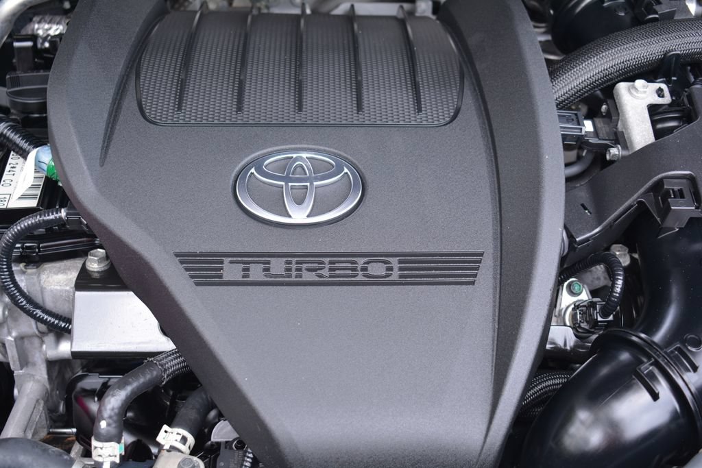 Used 2023 Toyota Highlander XLE AWD/4WD image 29