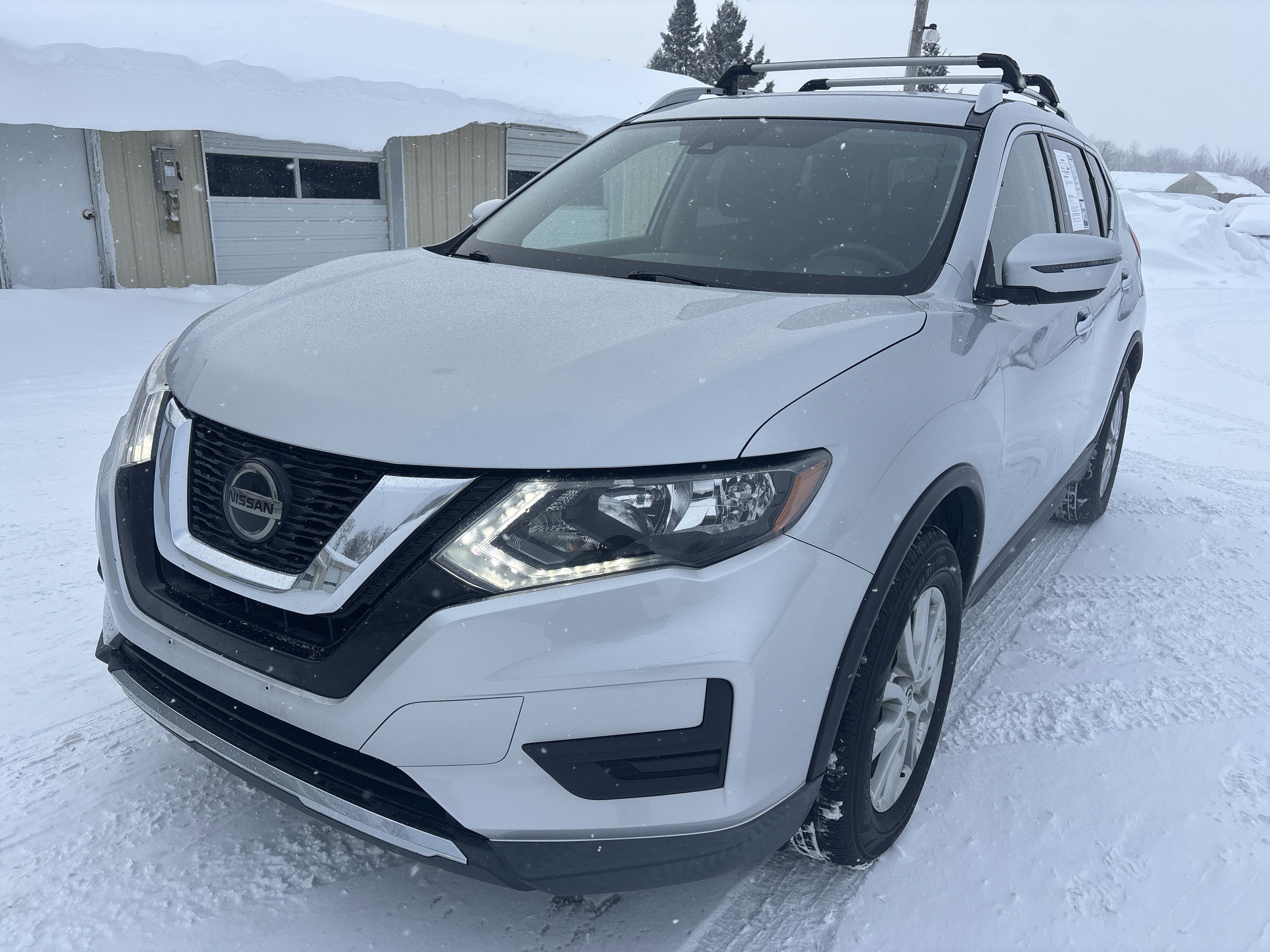 Used 2020 Nissan Rogue SV image 8