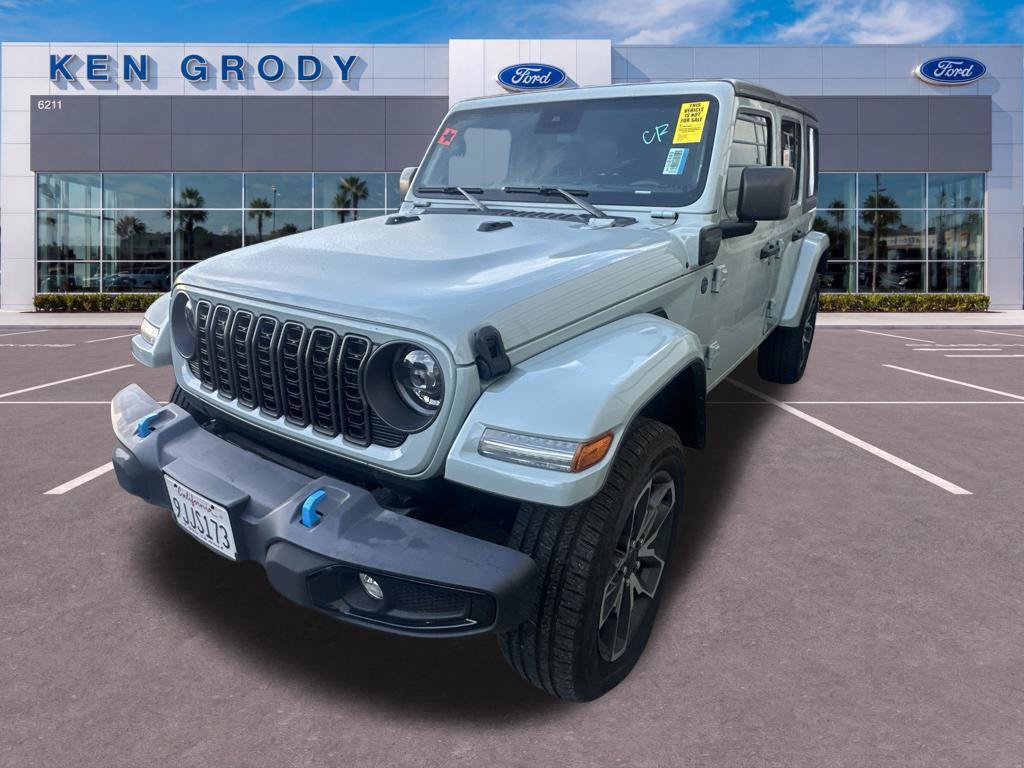 Used 2024 Jeep Wrangler Unlimited w/ Technology Group AWD/4WD image 4