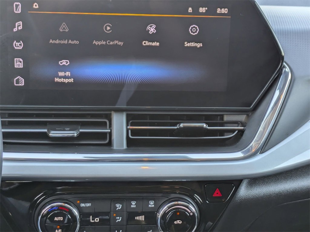 Used 2025 Chevrolet Trax LT w/ LT Convenience Package image 18