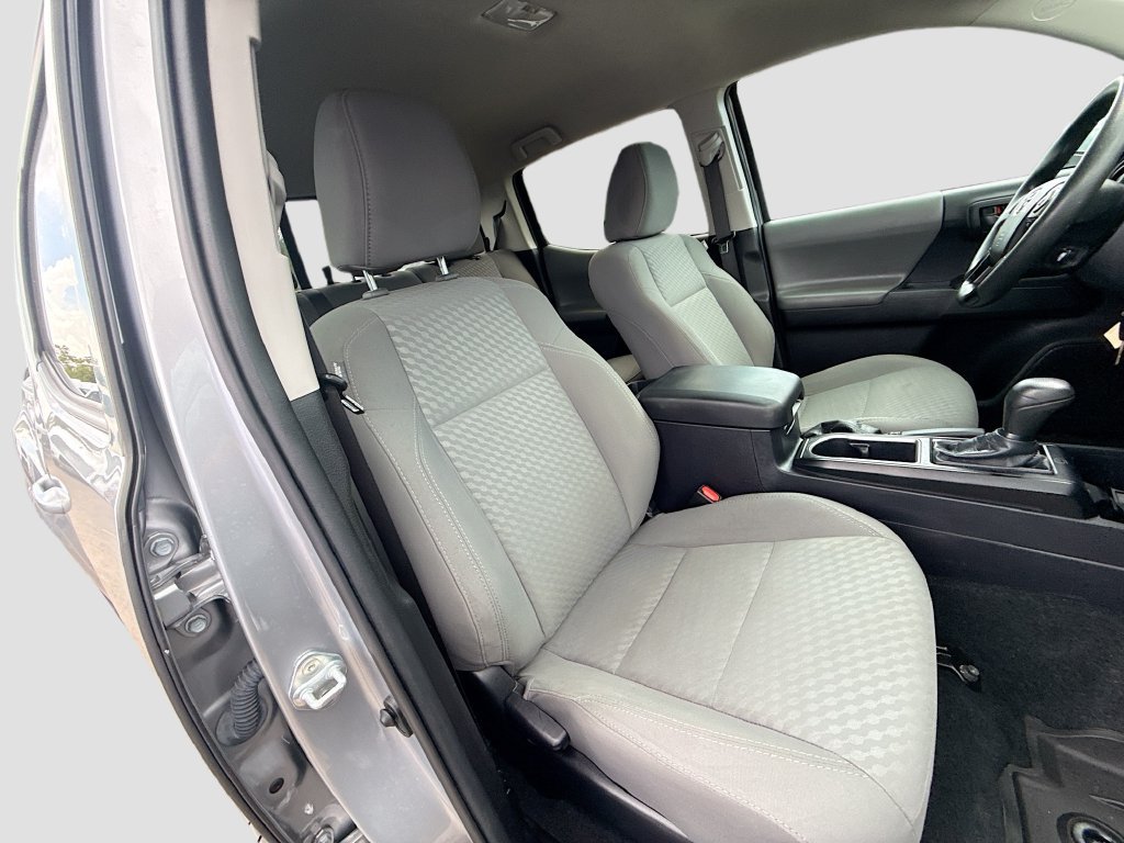 Used 2021 Toyota Tacoma SR AWD/4WD image 32