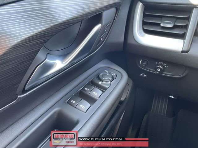 Used 2023 GMC Terrain SLE w/ Driver Convenience Package image 18