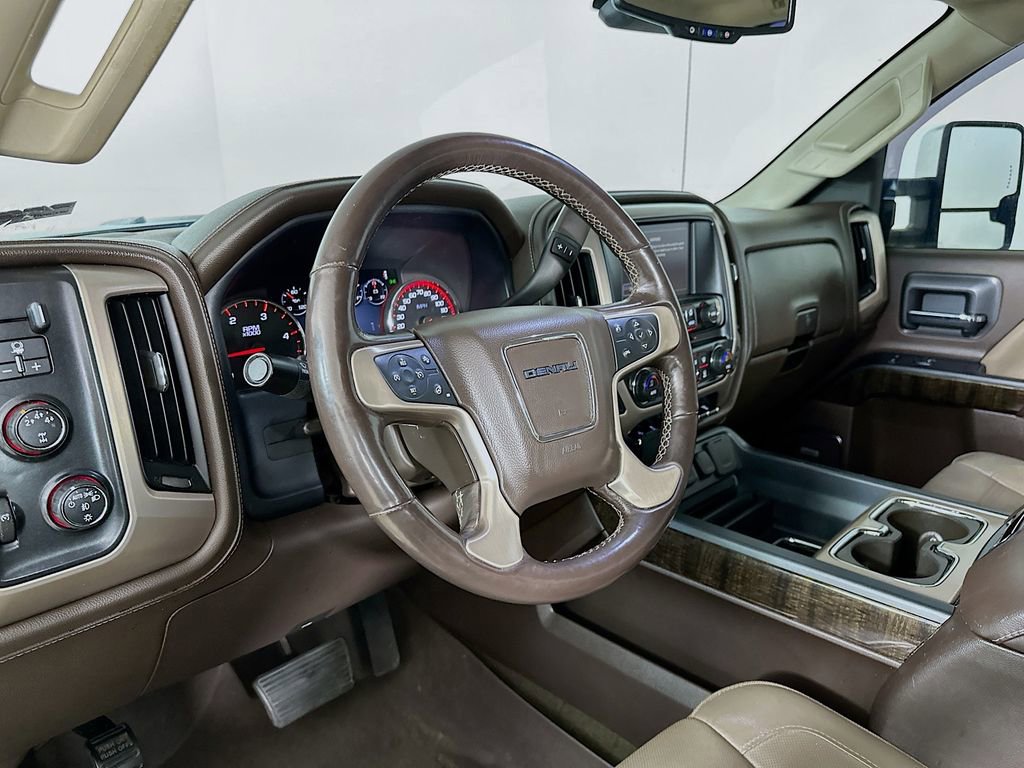 Used 2016 GMC Sierra 2500 Denali w/ Duramax Plus Package AWD/4WD image 10