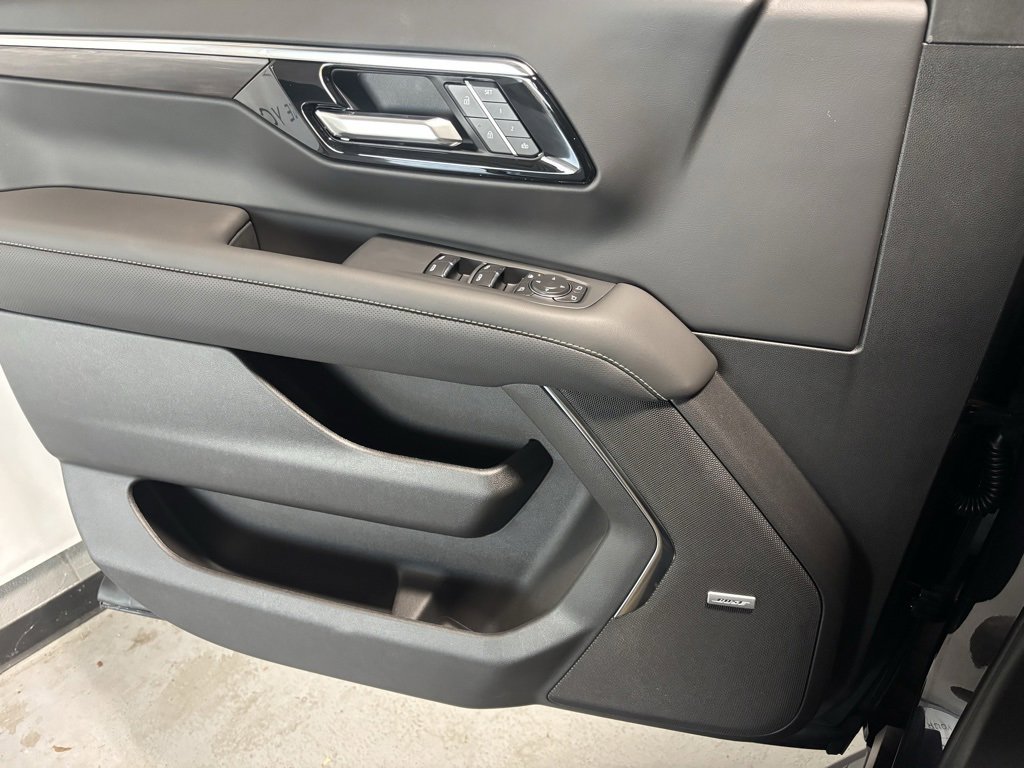 New 2026 Chevrolet Suburban Premier image 11