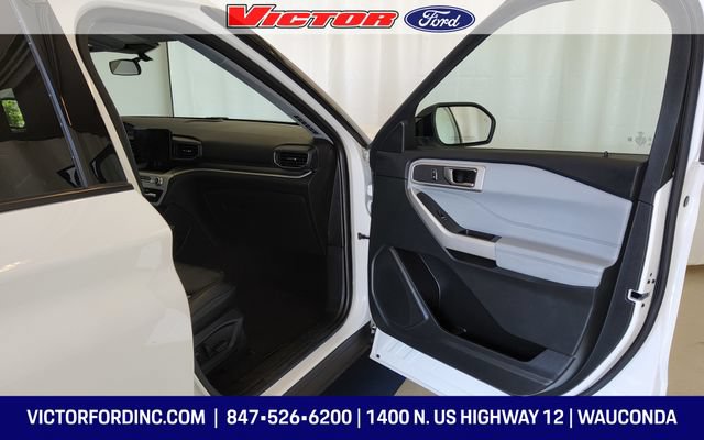 Used 2024 Ford Explorer XLT w/ Equipment Group 202A AWD/4WD image 12
