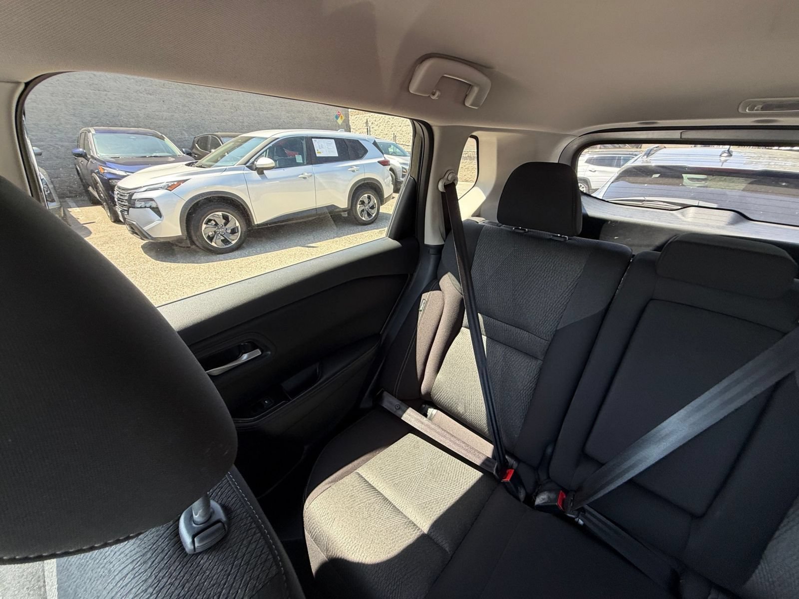 Used 2025 Nissan Rogue SV FWD image 41