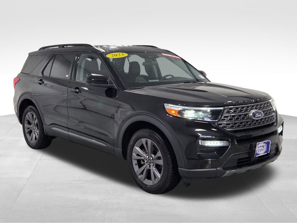 Used 2023 Ford Explorer XLT w/ Equipment Group 202A image 12