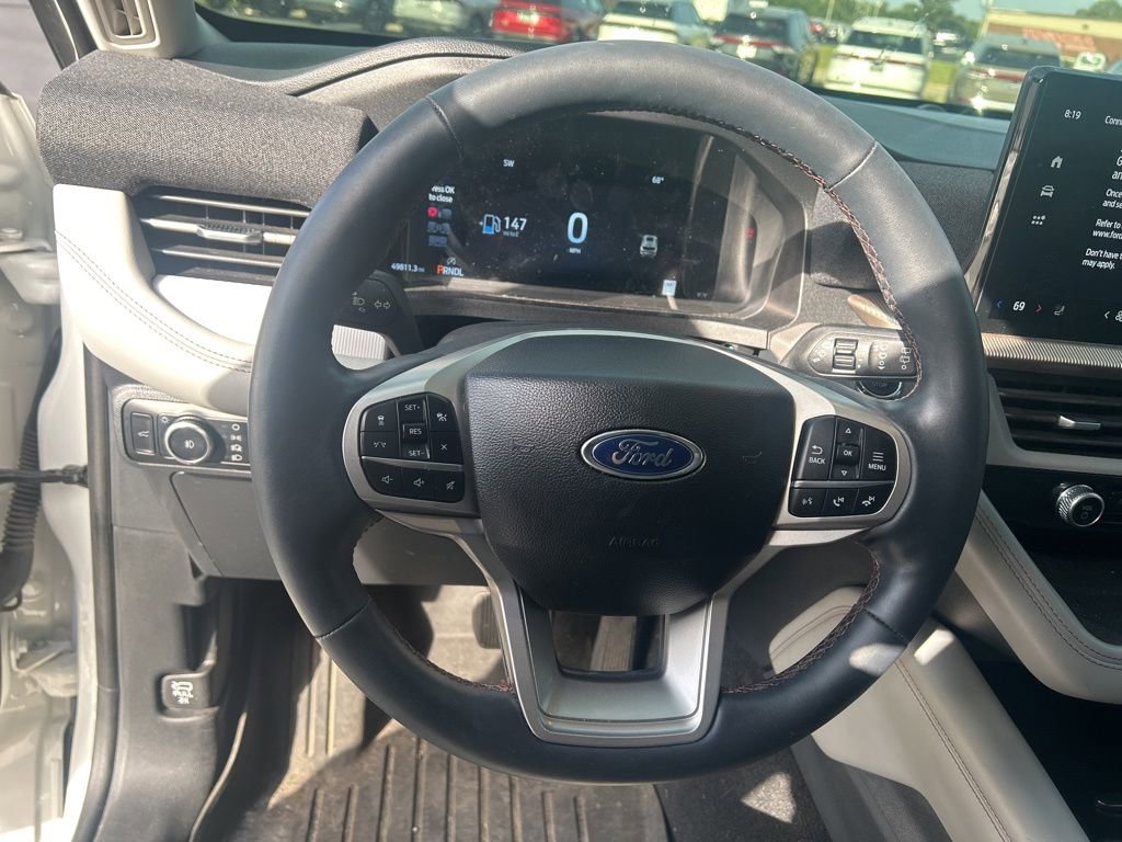 Used 2025 Ford Explorer Active w/ Active Comfort Package AWD/4WD image 13