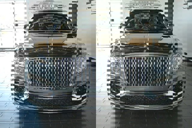 Used 2020 Bentley Flying Spur W12 image 11