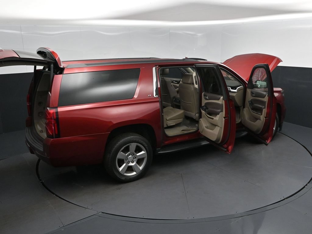 Used 2020 Chevrolet Suburban LT w/ Luxury Package RWD image 49