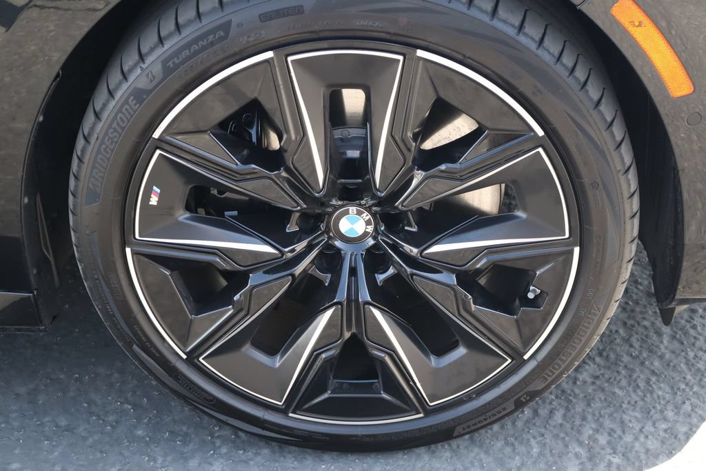 Used 2026 BMW 740i w/ Premium Package RWD image 10