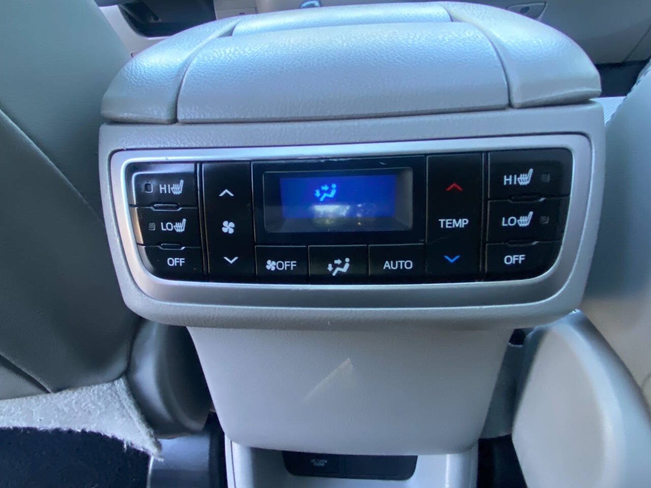 Used 2016 Toyota Highlander Limited Platinum AWD/4WD image 45