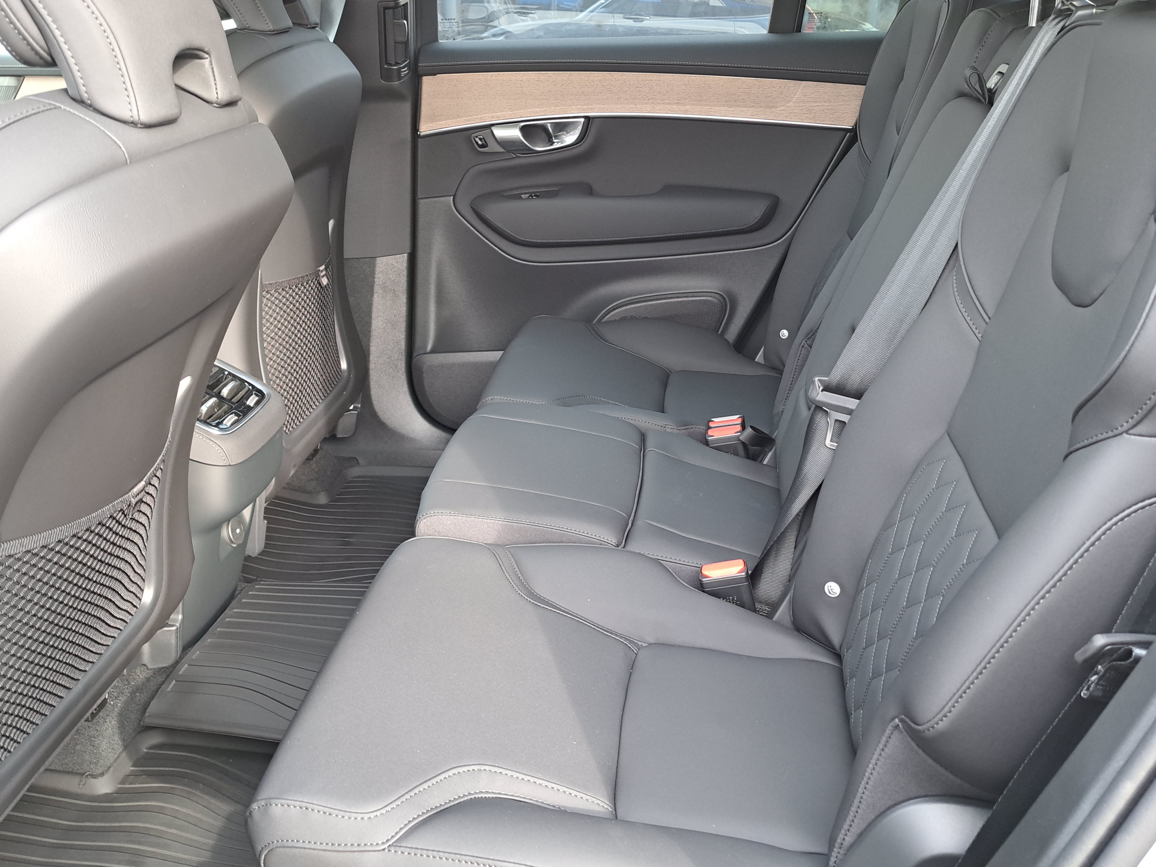 New 2026 Volvo XC90 B6 Plus w/ Protection Package Premier AWD/4WD image 7