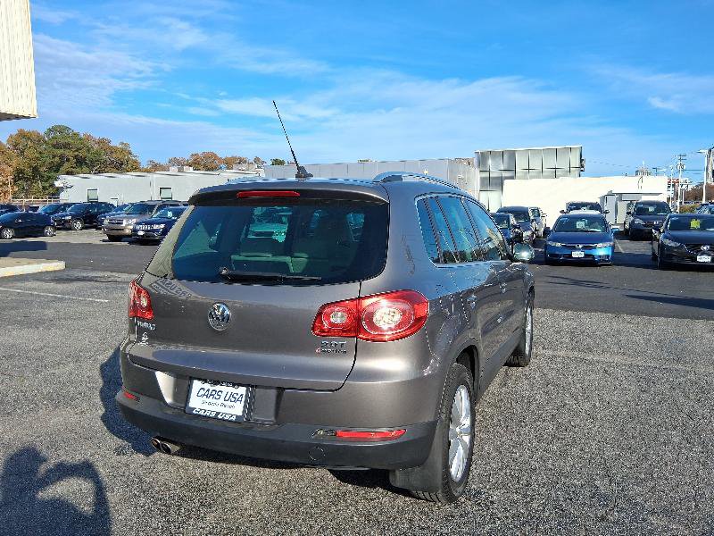 Used 2011 Volkswagen Tiguan S image 8