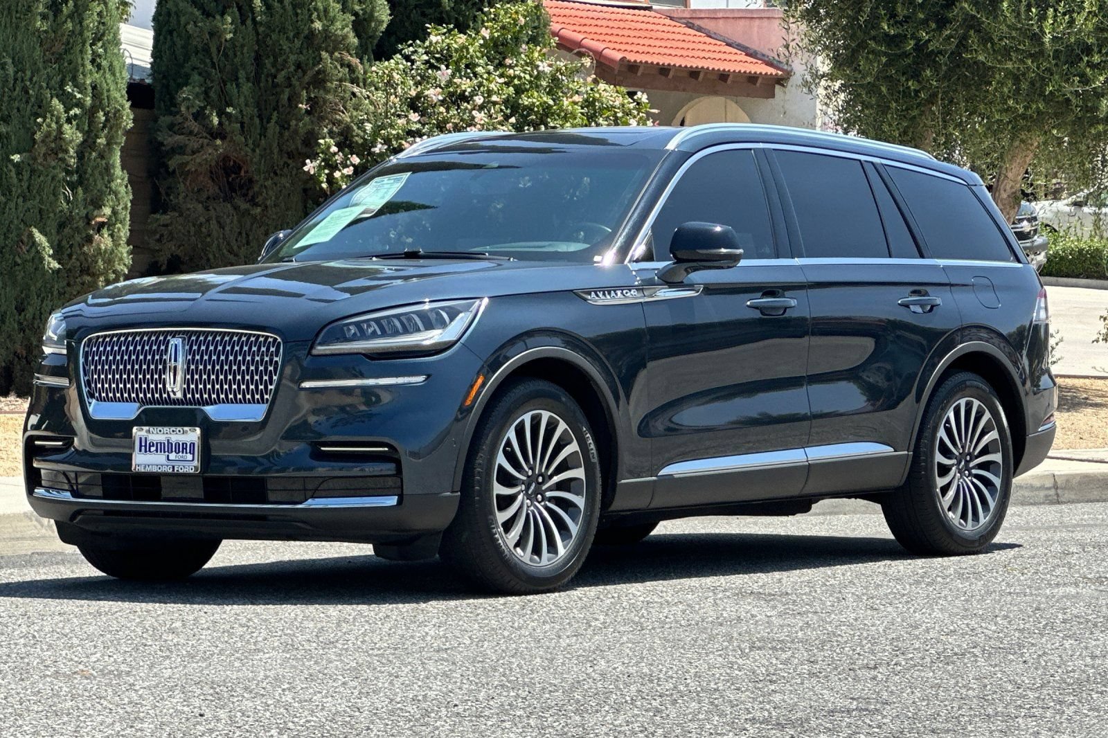 Used 2023 Lincoln Aviator Reserve w/ Equipment Group 201A RWD image 8
