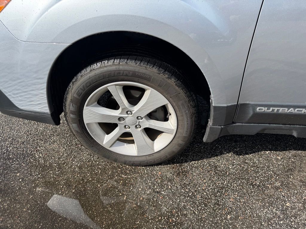Used 2013 Subaru Outback 2.5i Premium image 10