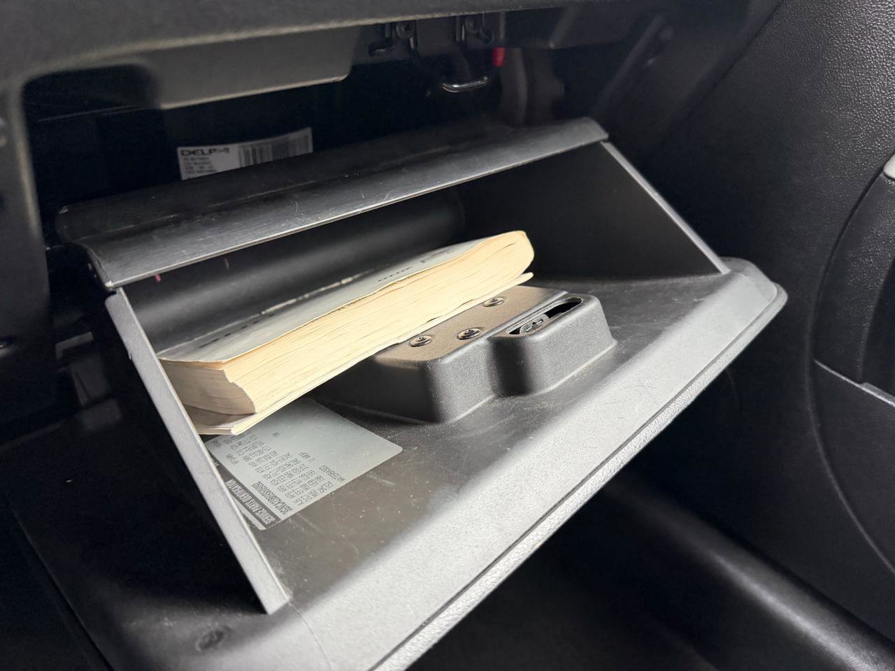 Used 2009 Chevrolet HHR LT image 17