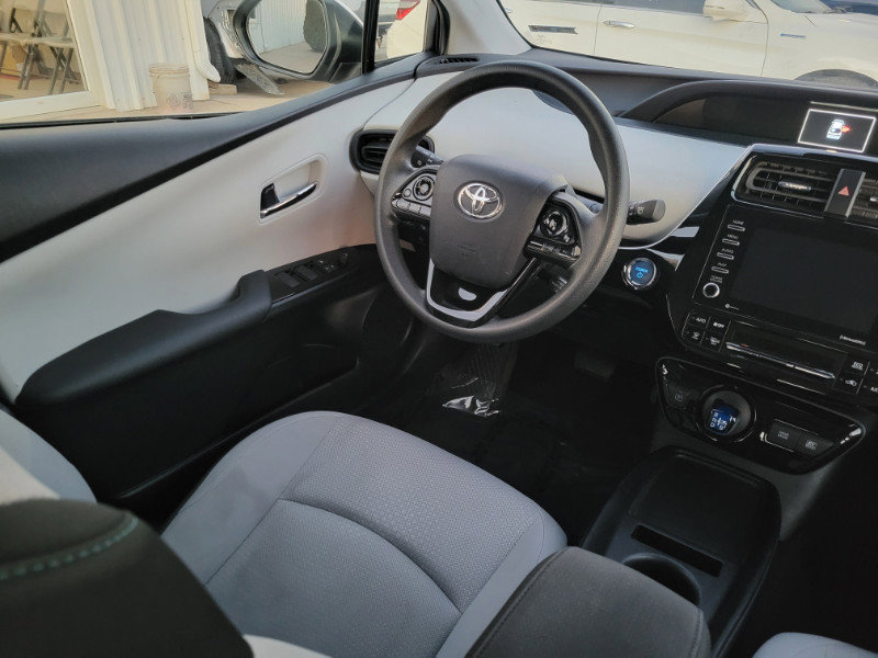 Used 2022 Toyota Prius LE FWD image 21